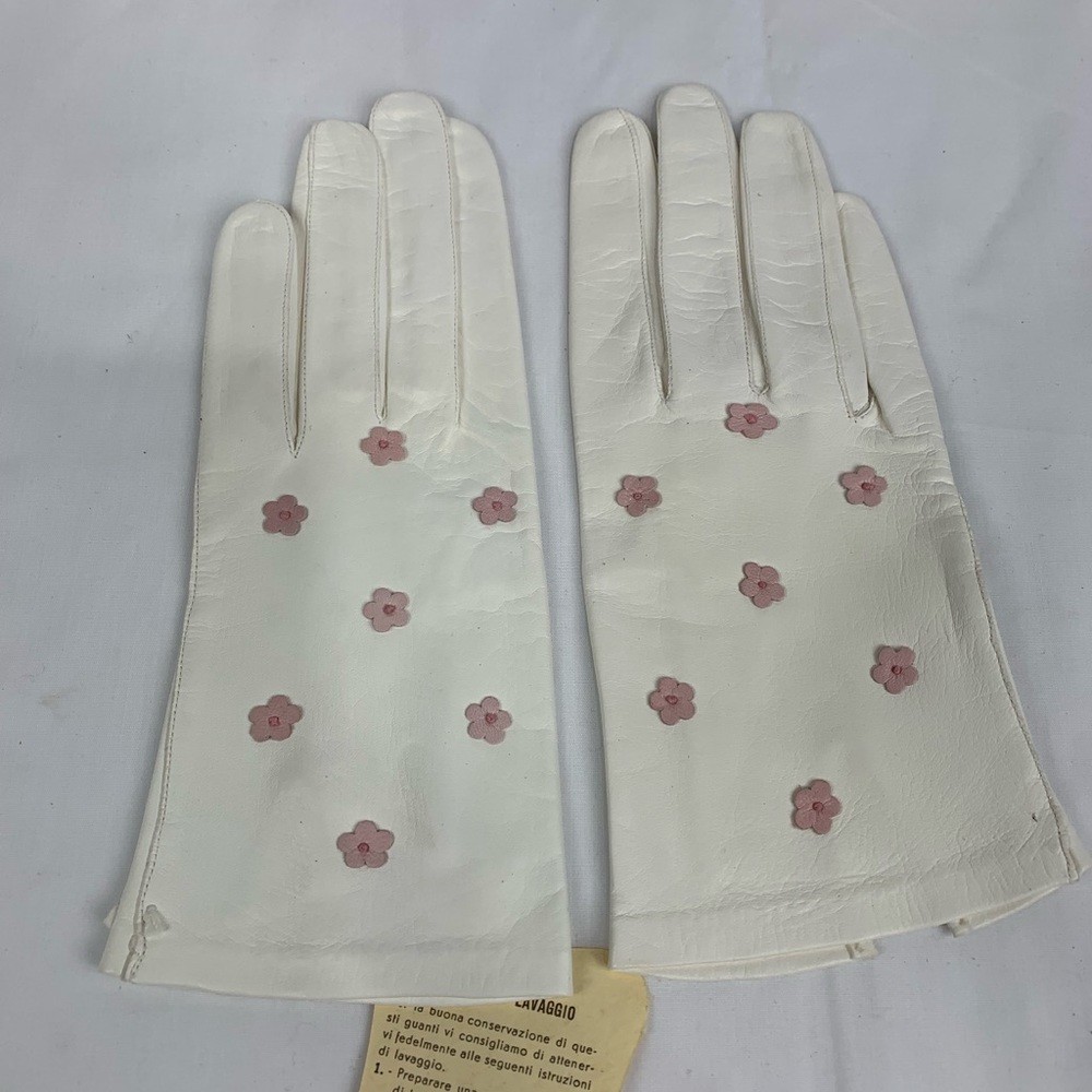Unworn VTG Aldo Di Cori White Gloves With small pink Flowers Size 7.50